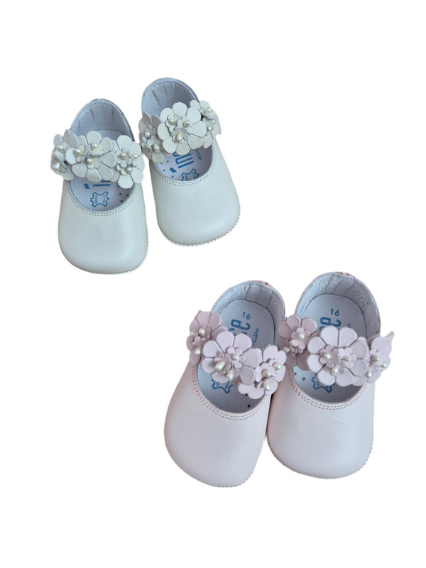 Scarpina culla in pelle con perline e fiori