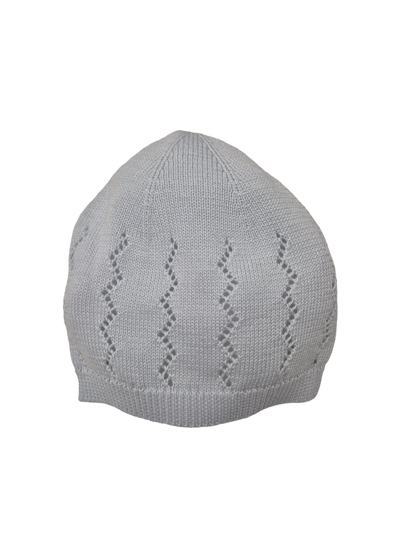 Cappellino in filo trafori