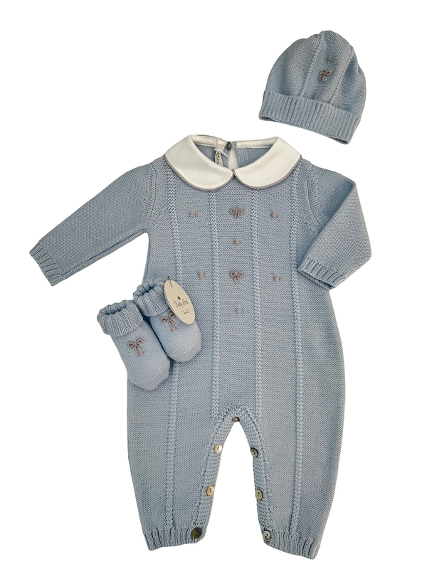 Tutina in pura lana con cappellino e babbucce fiocchetti