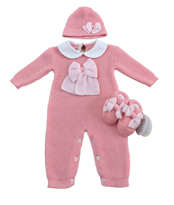 Tutina in filo fiocco con cappellino e babbucce