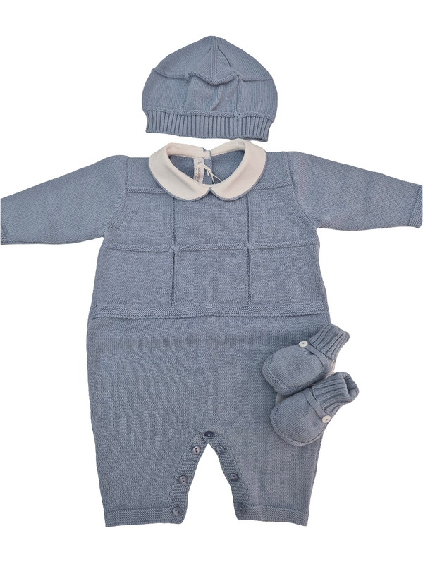 Tutina con cappellino e babbucce in filo