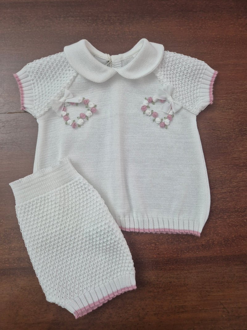 Completo 2 pezzi in filo con roselline a cuore