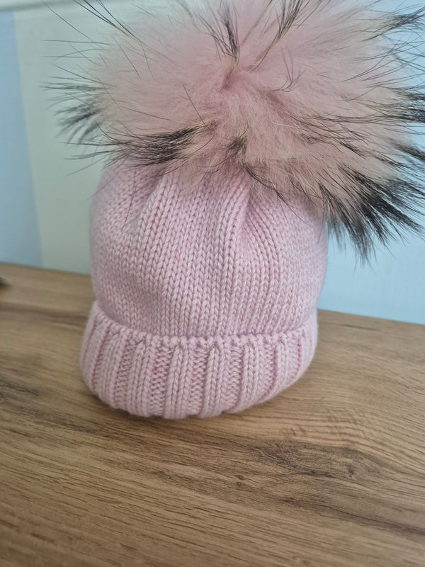 Cappello in lana con pom pon