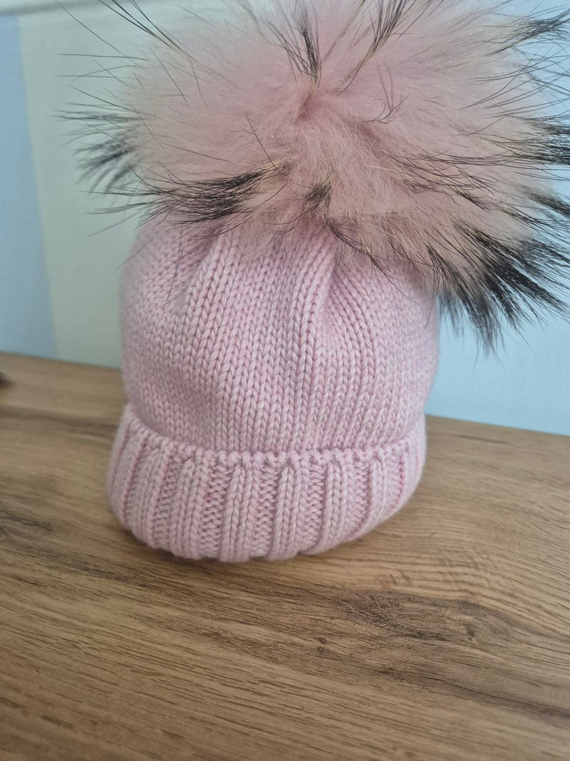 Cappello in lana con pom pon