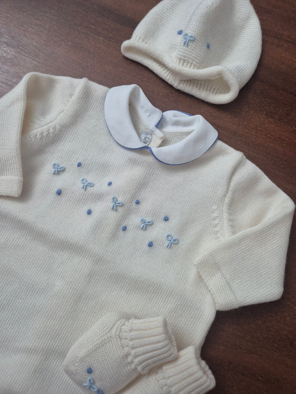 Tutina in pura lana con cappellino e babbucce fiocchetti e pois