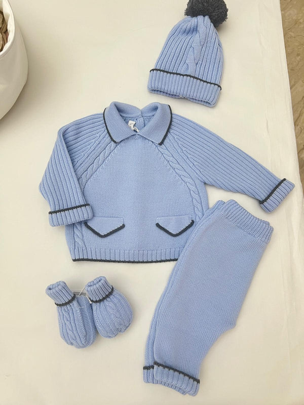 Completo in pura lana trecce con cappellino e babbucce