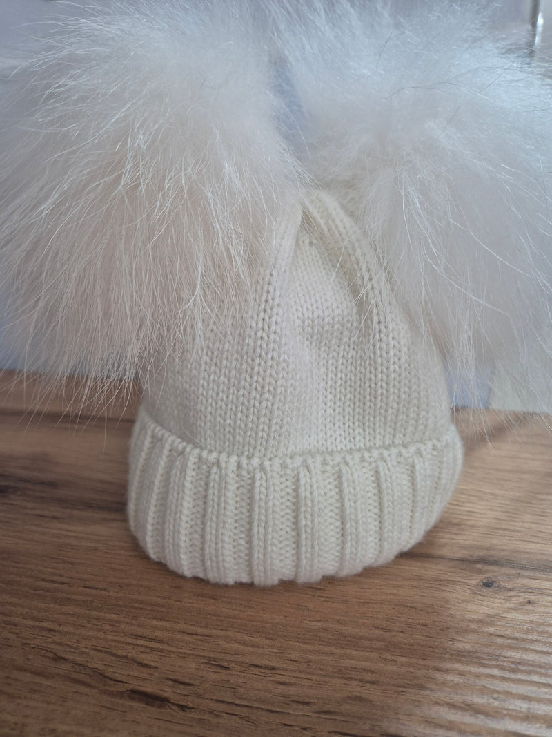 Cappello in lana con 2 pom pon
